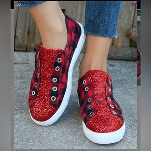 Slip-On Womens Sneaker Color Red Black Plaid Glitter Size 9.5 NWOT